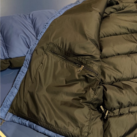 Mountain Hardwear Men’s Two-Tone Puffer Jacket - Picture 3 of 8